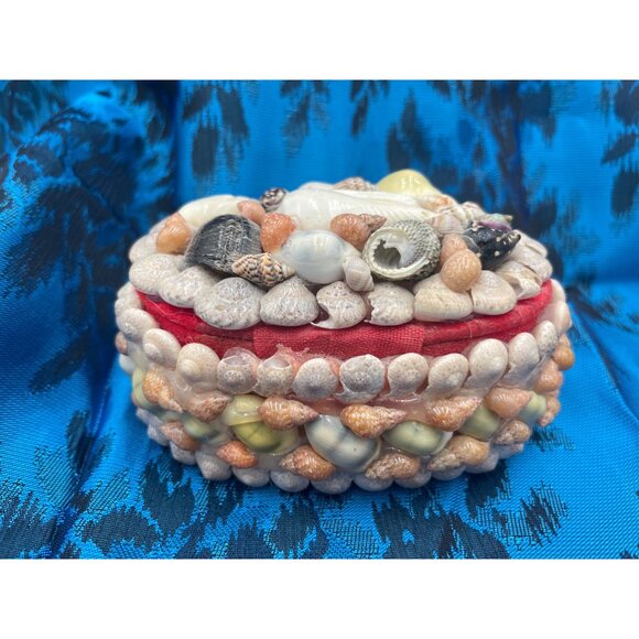 Seashell-Embellished Oval Trinket Box Red Velvet Interior & Lid - Picture 10 of 10
